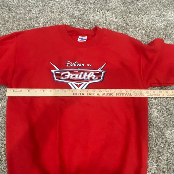 NEW Small Sweatshirt Red Cars Theme Driven by Faith in Jesus Gildan Heavy Blend - Picture 6 of 7